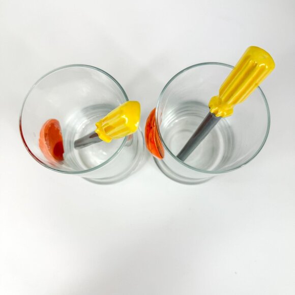 Screwdriver Cocktail Glasses Tumblers Set With Yellow Ceramic Stirrers & Orange - Picture 5 of 5